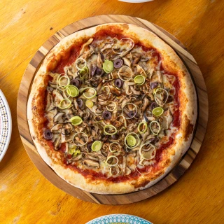 <p><strong>Prato:</strong> Pizza de Cogumelos com alho-poró</p>