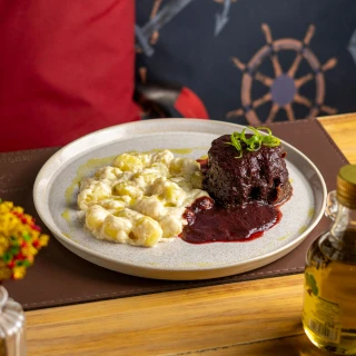 <p><strong>Prato:</strong> Filé Sabor da Terra - Filé grelhado ao molho de jabuticaba. Acompanha nhoque de batata flambado na cachaça e molho de parmesão</p>