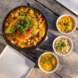 <p><strong>Prato:</strong> Moqueca Veggie Lovers - Moqueca vegana com banana da terra, maxixe, abobrinha, batata, caju e castanha.</p>