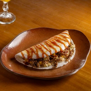 <p>Tapioca Encanto Regional - Carne seca, banana da terra e queijo coalho com mela&ccedil;o.<br><br></p>