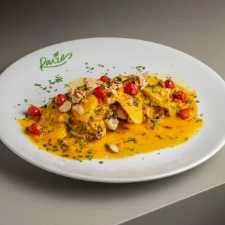 <p>Badejo ao molho de moqueca de banana da terra com castanha de caju</p>